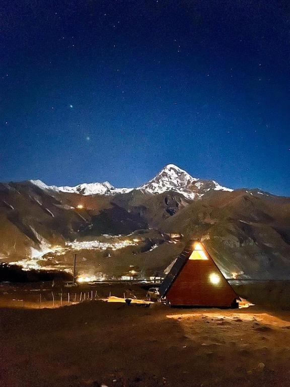 Alone Cottage Kazbegi Bagian luar foto